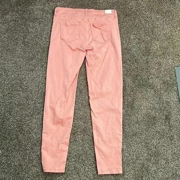 Women/Junior peach ankle capris. Stretch. Size 3/26 - Picture 2 of 4